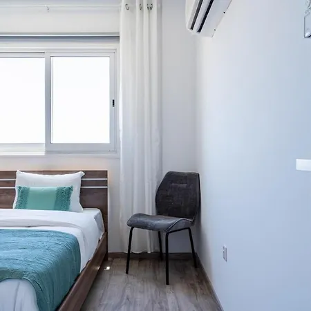 Olympus Stylish 2-br & Balcony In *