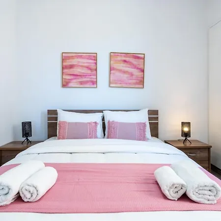 Olympus Stylish 2-br & Balcony In Apartman Lárnaka