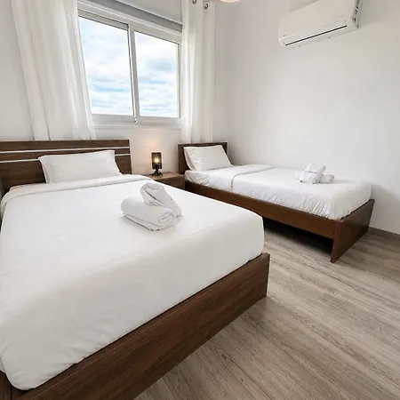 Olympus Stylish 2-br & Balcony In Larnaca