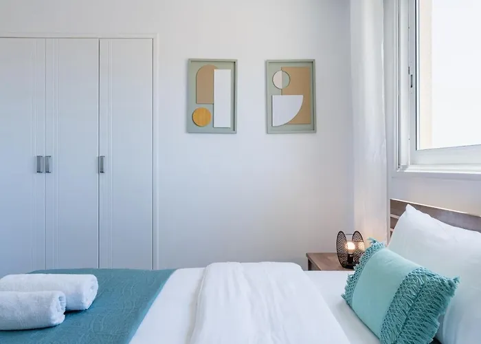 Apartmán Olympus Stylish 2-br & Balcony In *