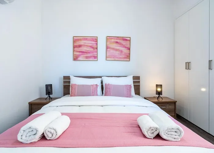 Olympus Stylish 2-br & Balcony In Apartment Larnaca