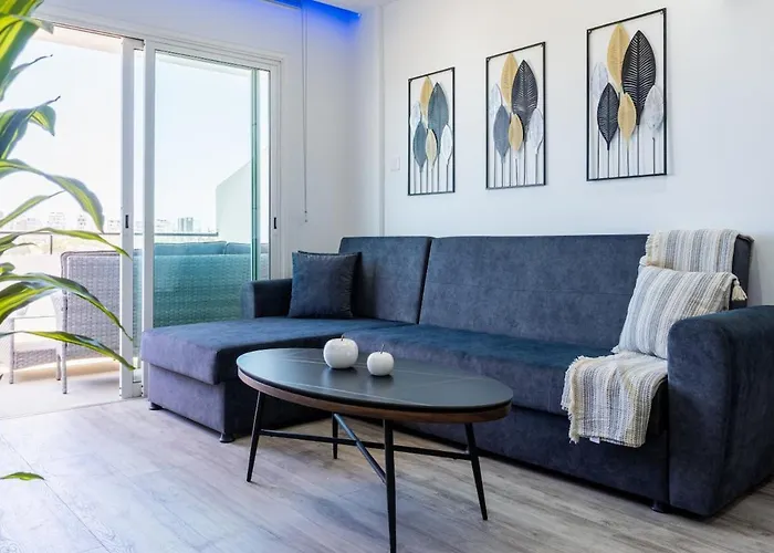 Olympus Stylish 2-br & Balcony In Apartmán *