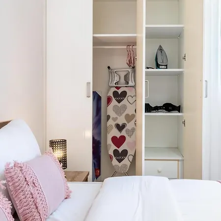 Olympus Stylish 2-br & Balcony In * Larnaka