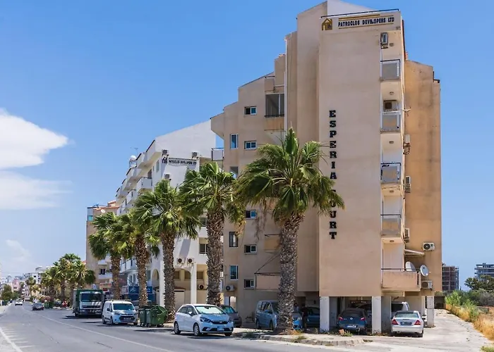 Olympus Stylish 2-br & Balcony In Appartement Larnaca